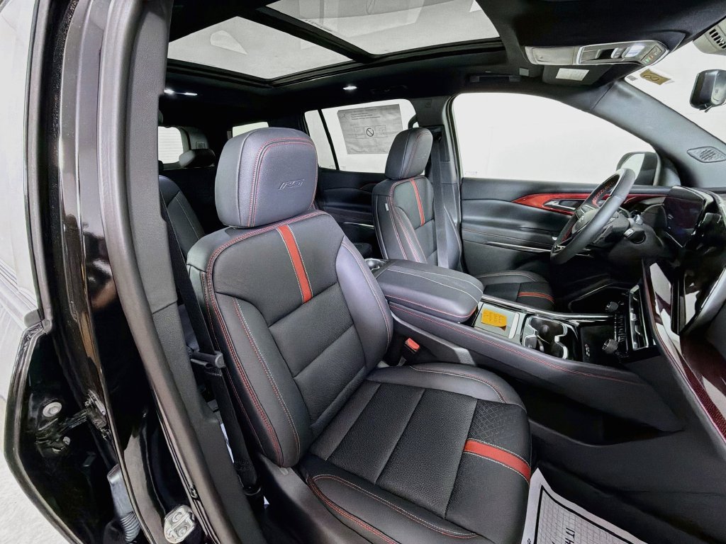New 2026 Chevrolet Traverse RS w/ LPO, Floor Liner Package AWD/4WD image 27