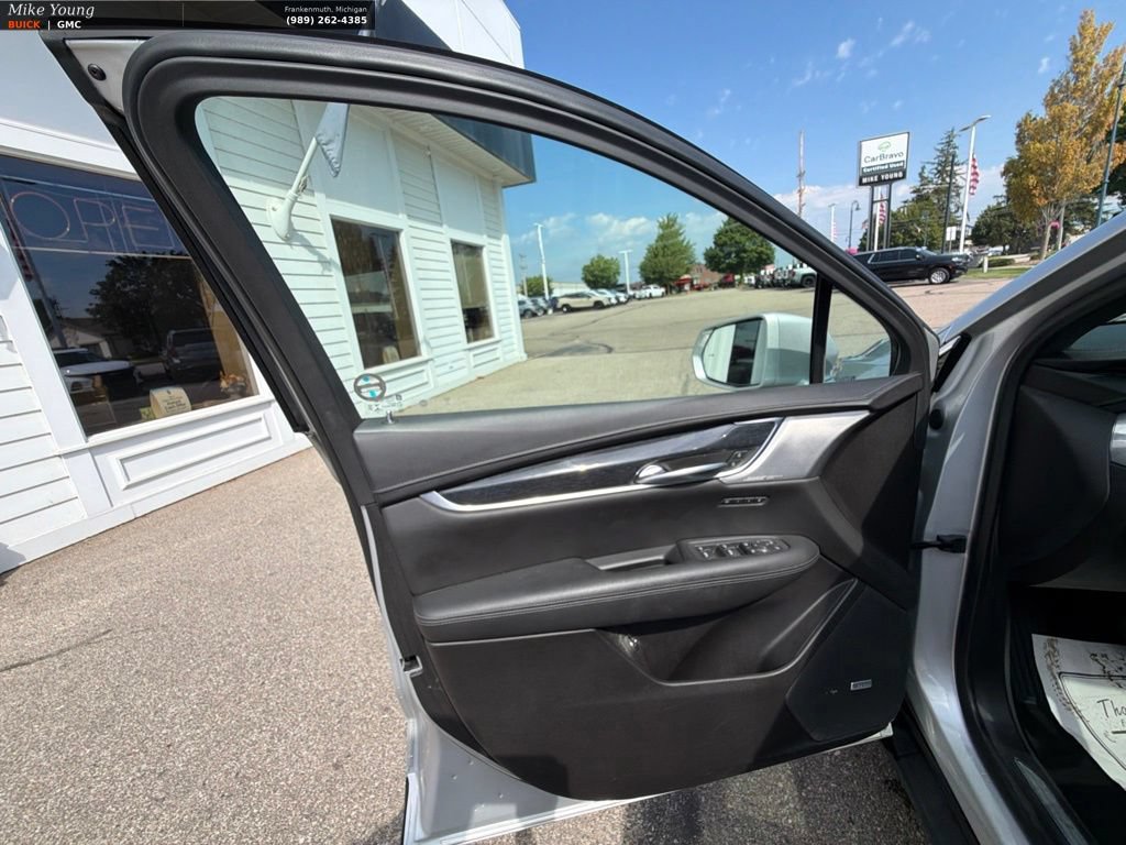 Used 2020 Cadillac XT5 Premium Luxury AWD/4WD image 12