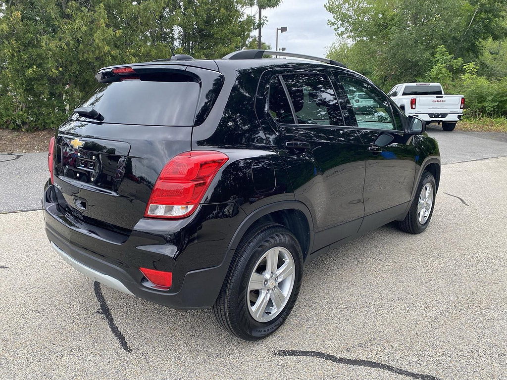 Certified 2022 Chevrolet Trax LT w/ LT Convenience Package AWD/4WD image 7