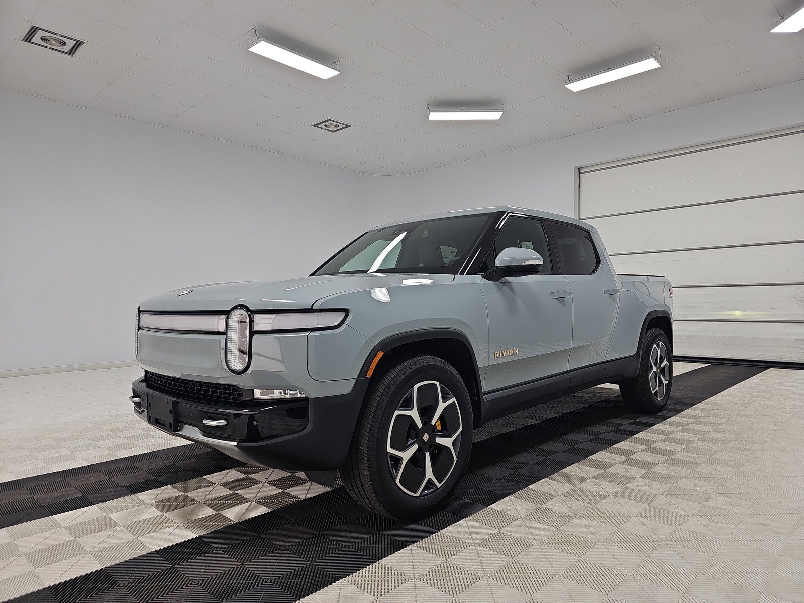 Used 2023 Rivian R1T Adventure