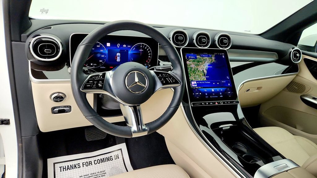 Used 2025 Mercedes-Benz GLC 350e 4MATIC w/ Driver Assistance Package image 11
