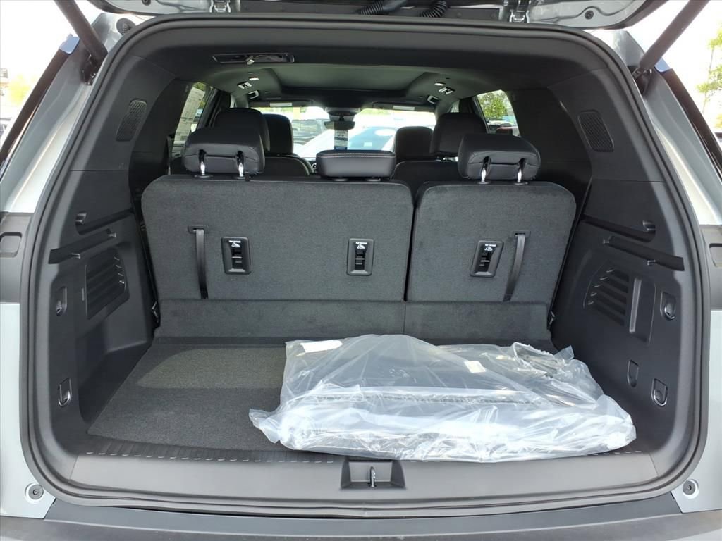 New 2026 Chevrolet Traverse LT w/ Sun and Wheel Package AWD/4WD image 15