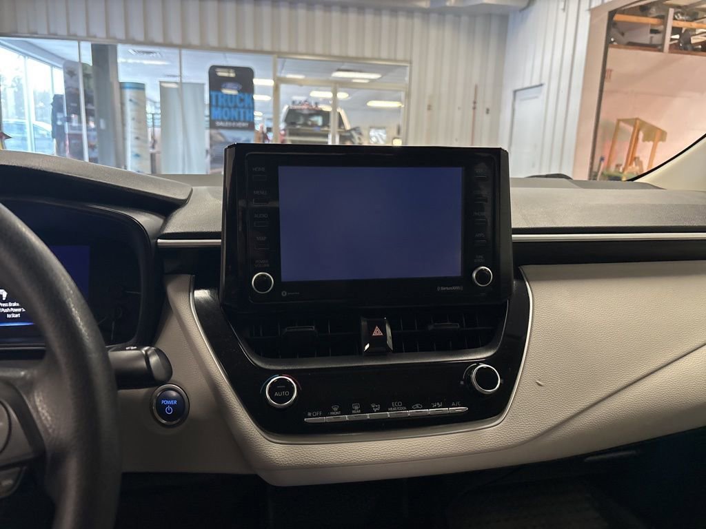 Used 2022 Toyota Corolla LE image 18