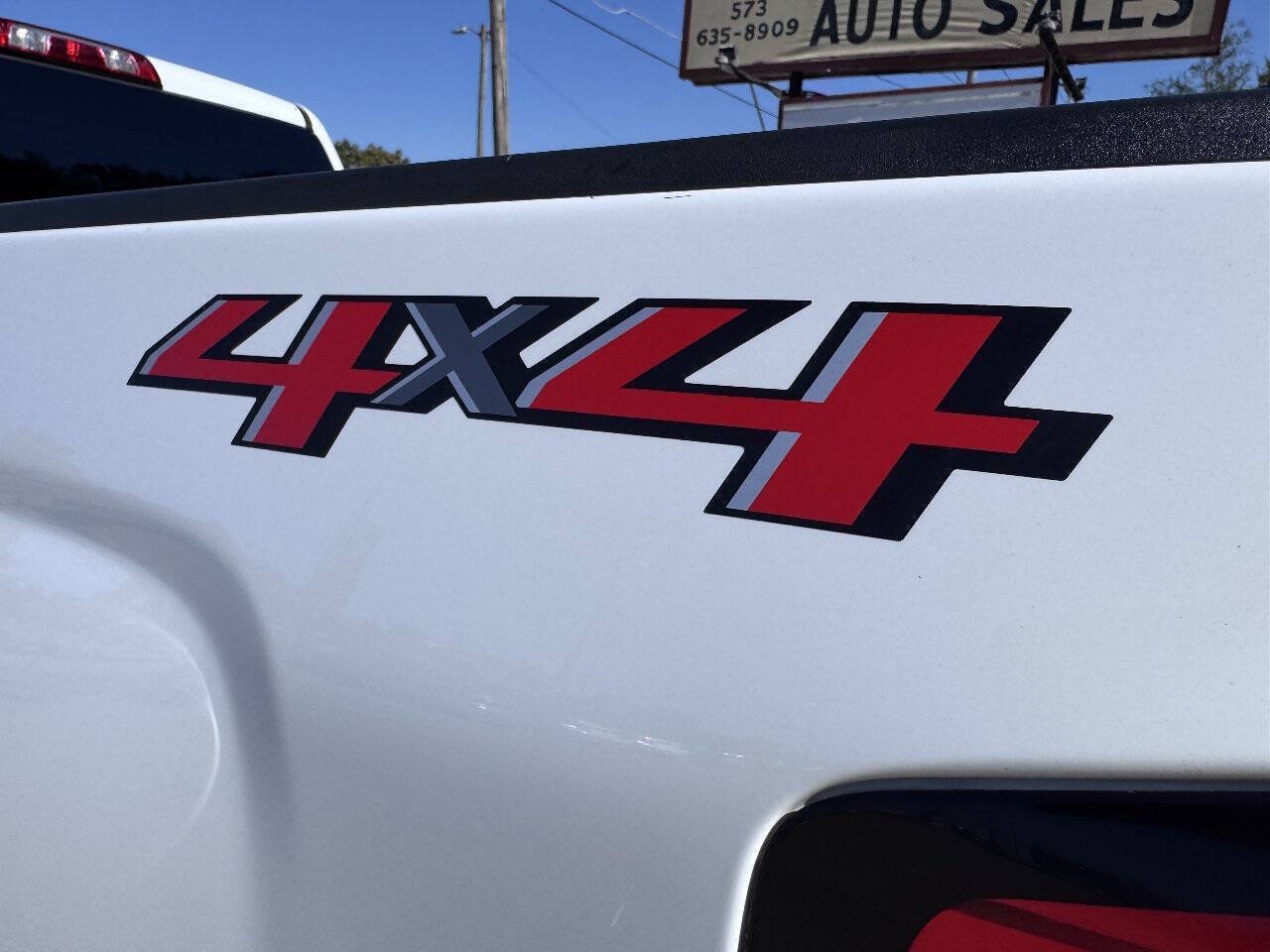 Used 2018 Chevrolet Silverado 1500 LT w/ All Star Edition AWD/4WD image 6