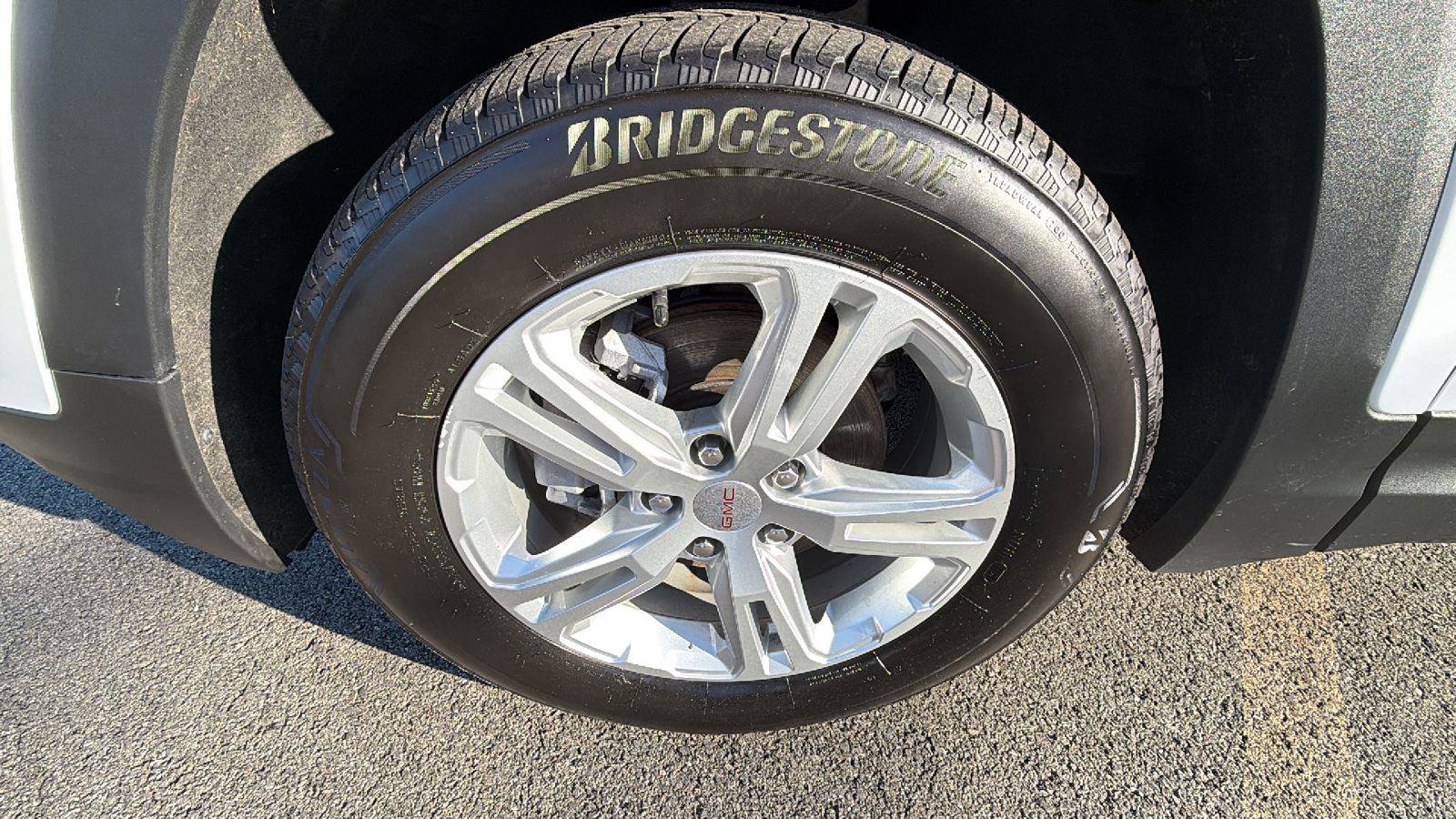 Used 2024 GMC Terrain SLE image 9