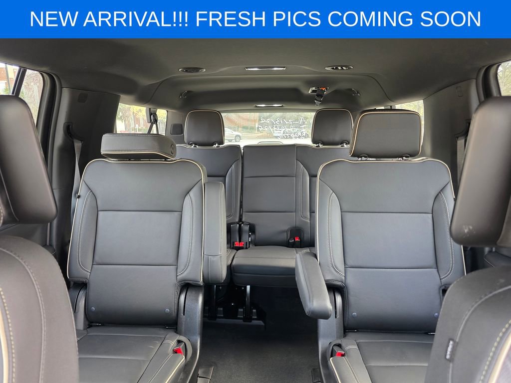 Used 2024 GMC Yukon XL SLT w/ SLT Luxury Package image 13