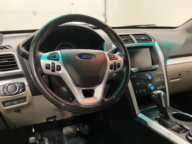 Used 2014 Ford Explorer XLT w/ Equipment Group 201A AWD/4WD image 35