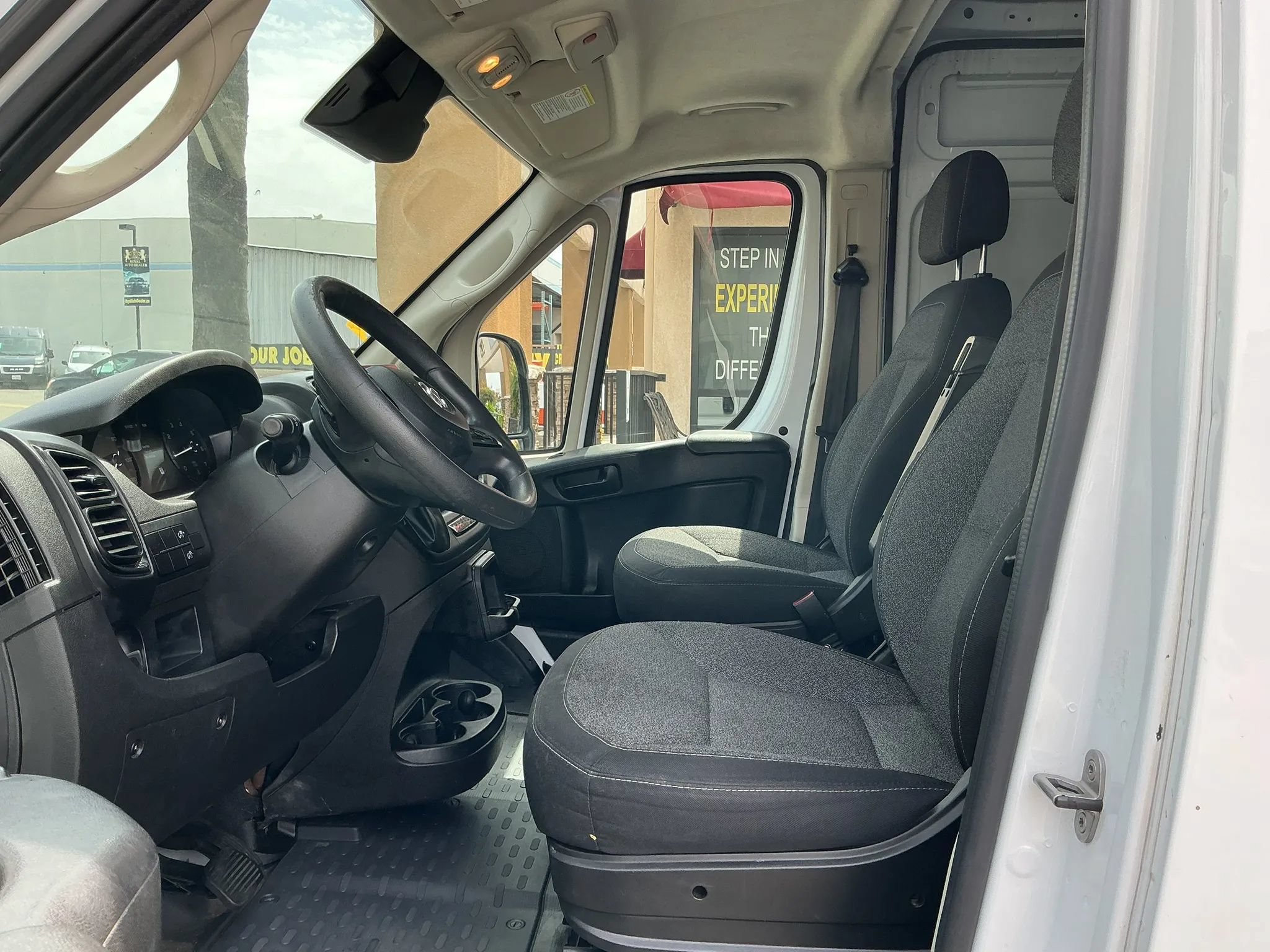 Used 2022 RAM ProMaster 2500 FWD image 9
