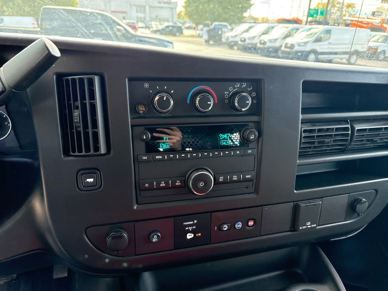 Used 2024 GMC Savana 2500 w/ Driver Convenience Package image 15