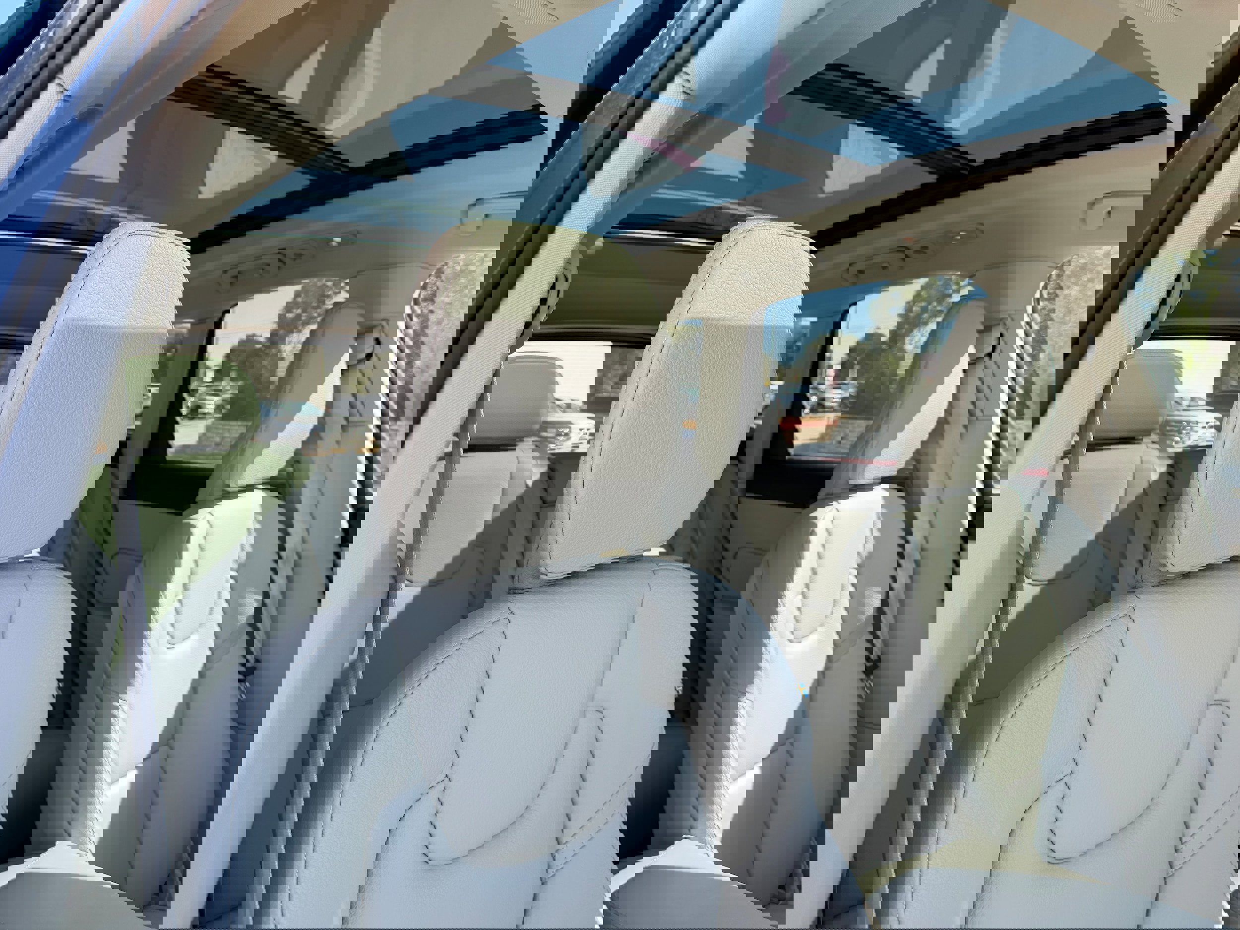 Certified 2024 Volvo XC60 B5 Plus image 11