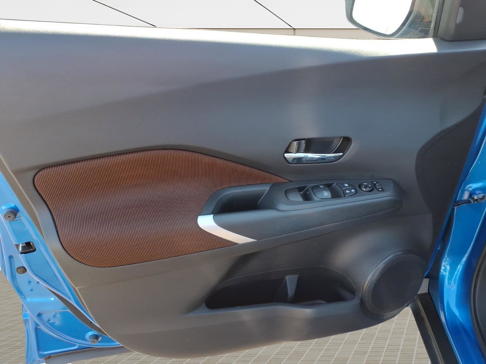 Used 2024 Nissan Kicks SR image 18