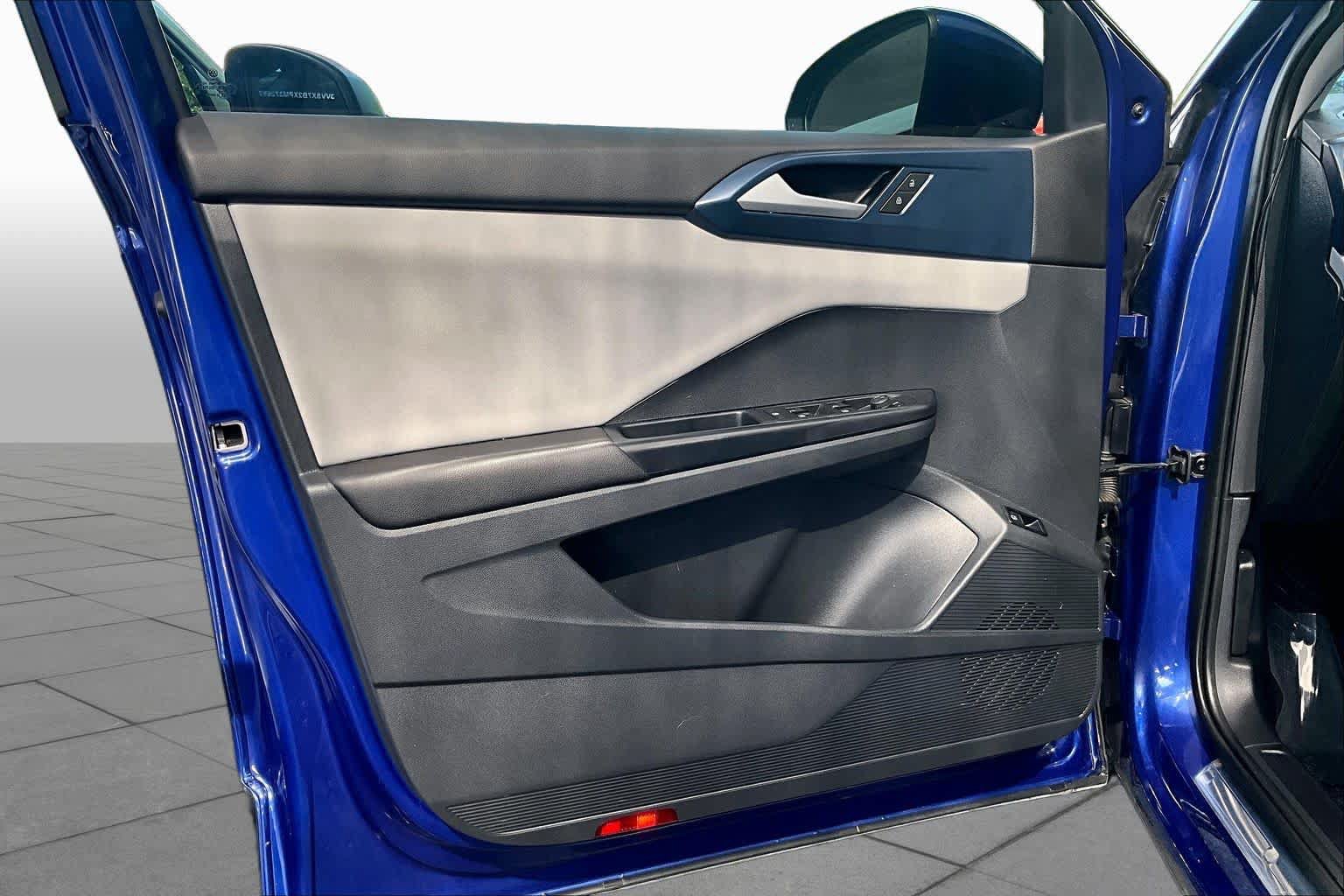 Certified 2023 Volkswagen Taos SE FWD image 22