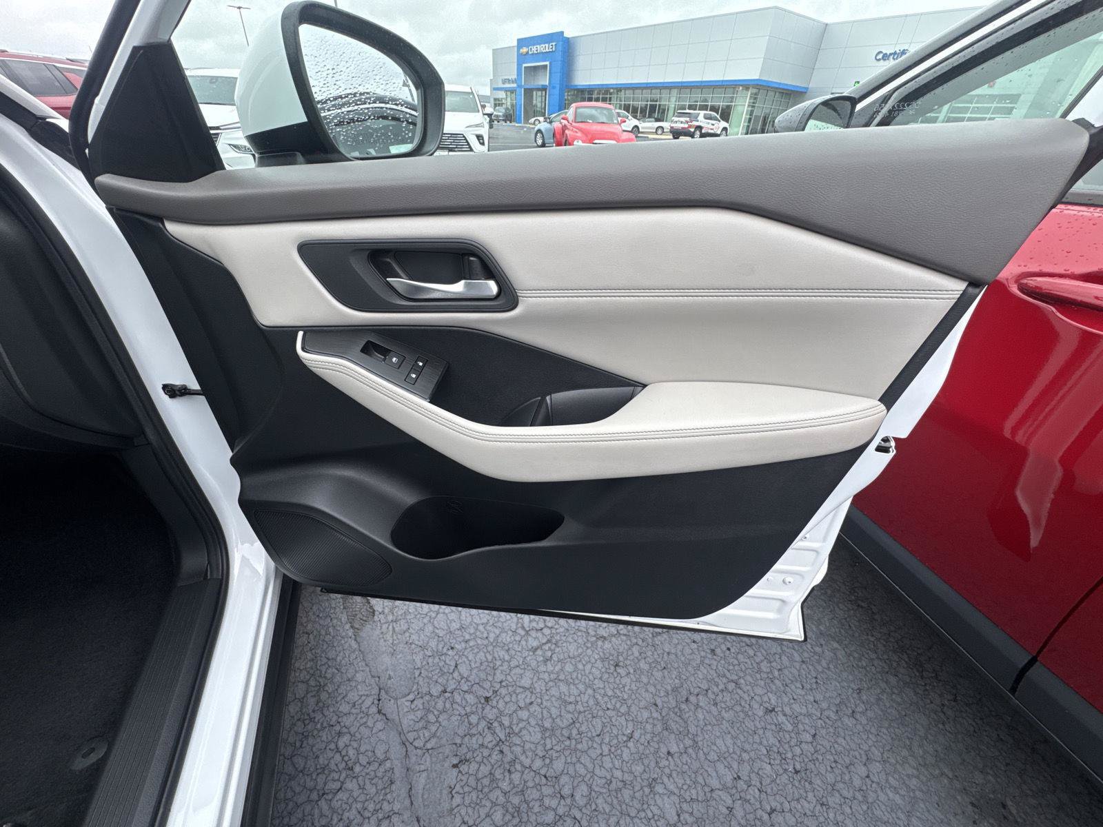 Used 2024 Nissan Rogue SV w/ SV Premium Package AWD/4WD image 19