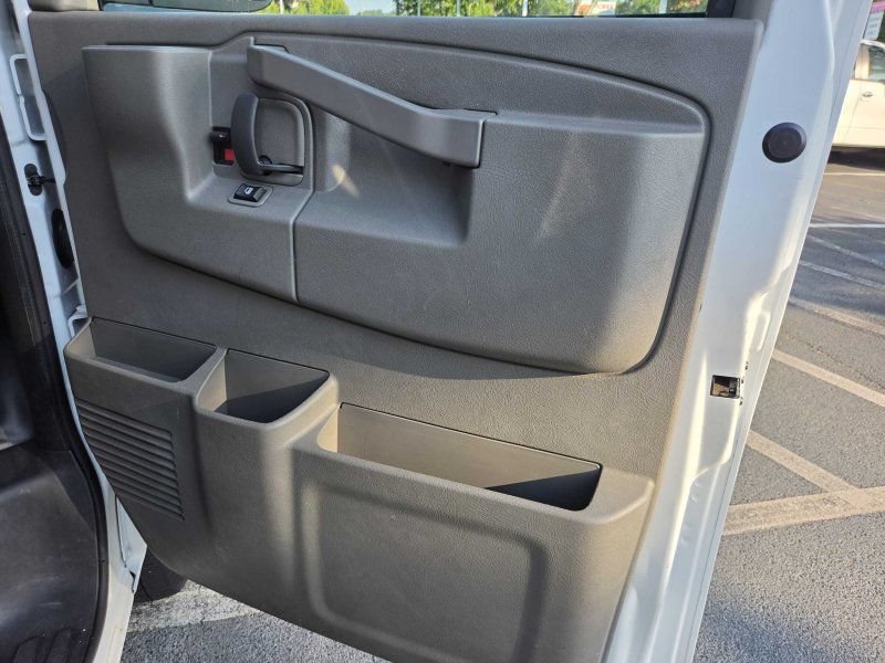 Used 2024 Chevrolet Express 3500 LS RWD image 10
