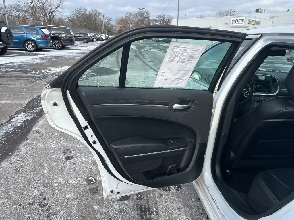 Used 2021 Chrysler 300 Touring L image 14