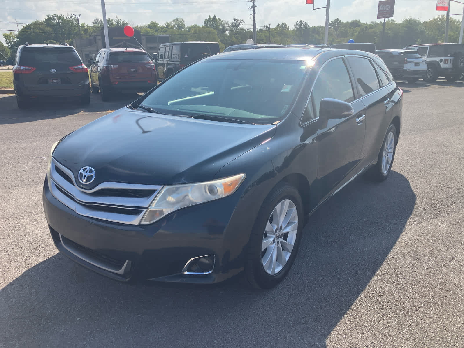 Used 2015 Toyota Venza LE FWD image 3