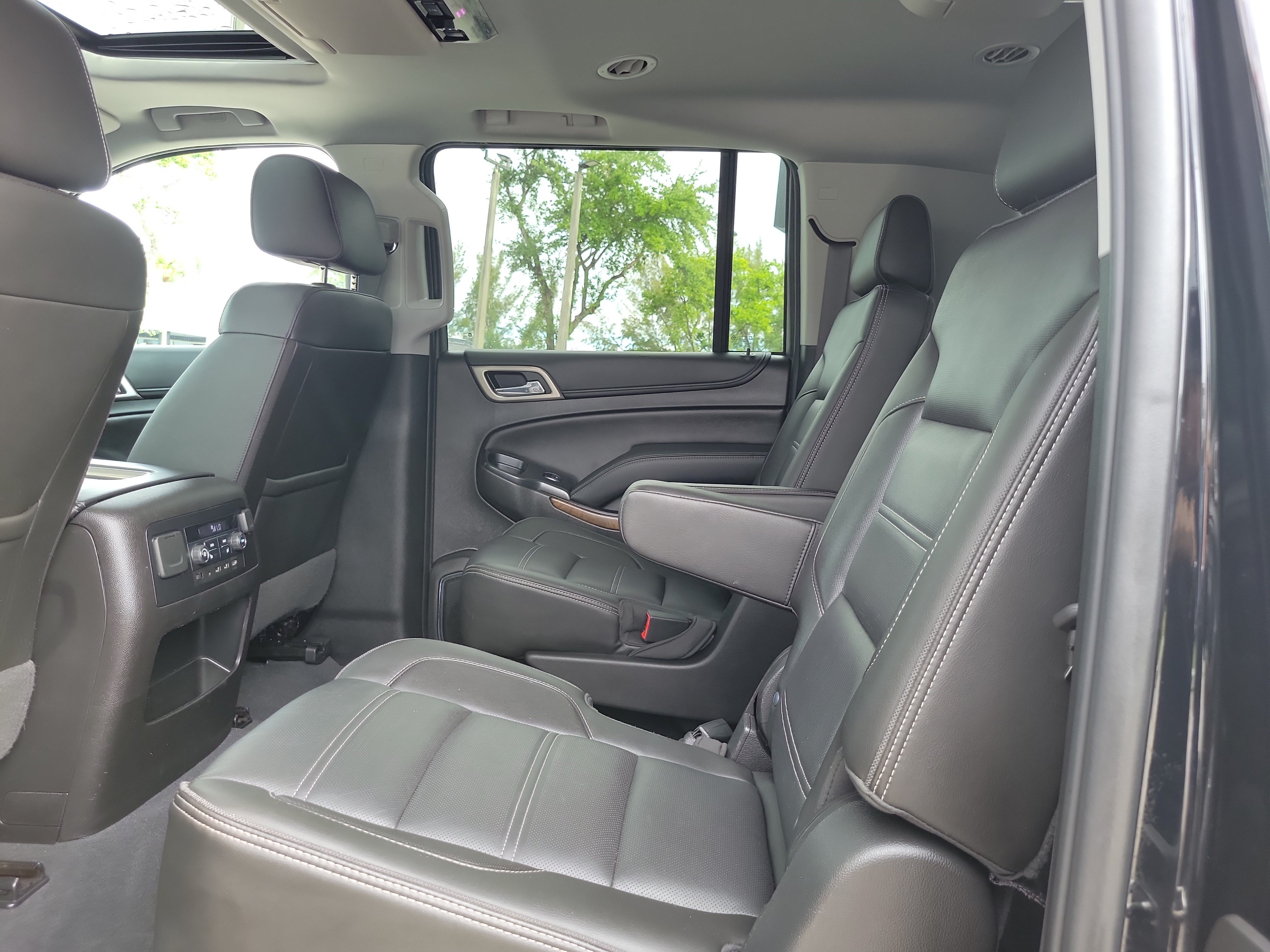 Used 2019 GMC Yukon XL Denali w/ Denali Ultimate Package RWD image 15