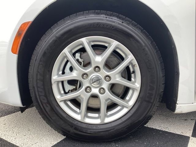 Used 2022 Chrysler Voyager LX image 29