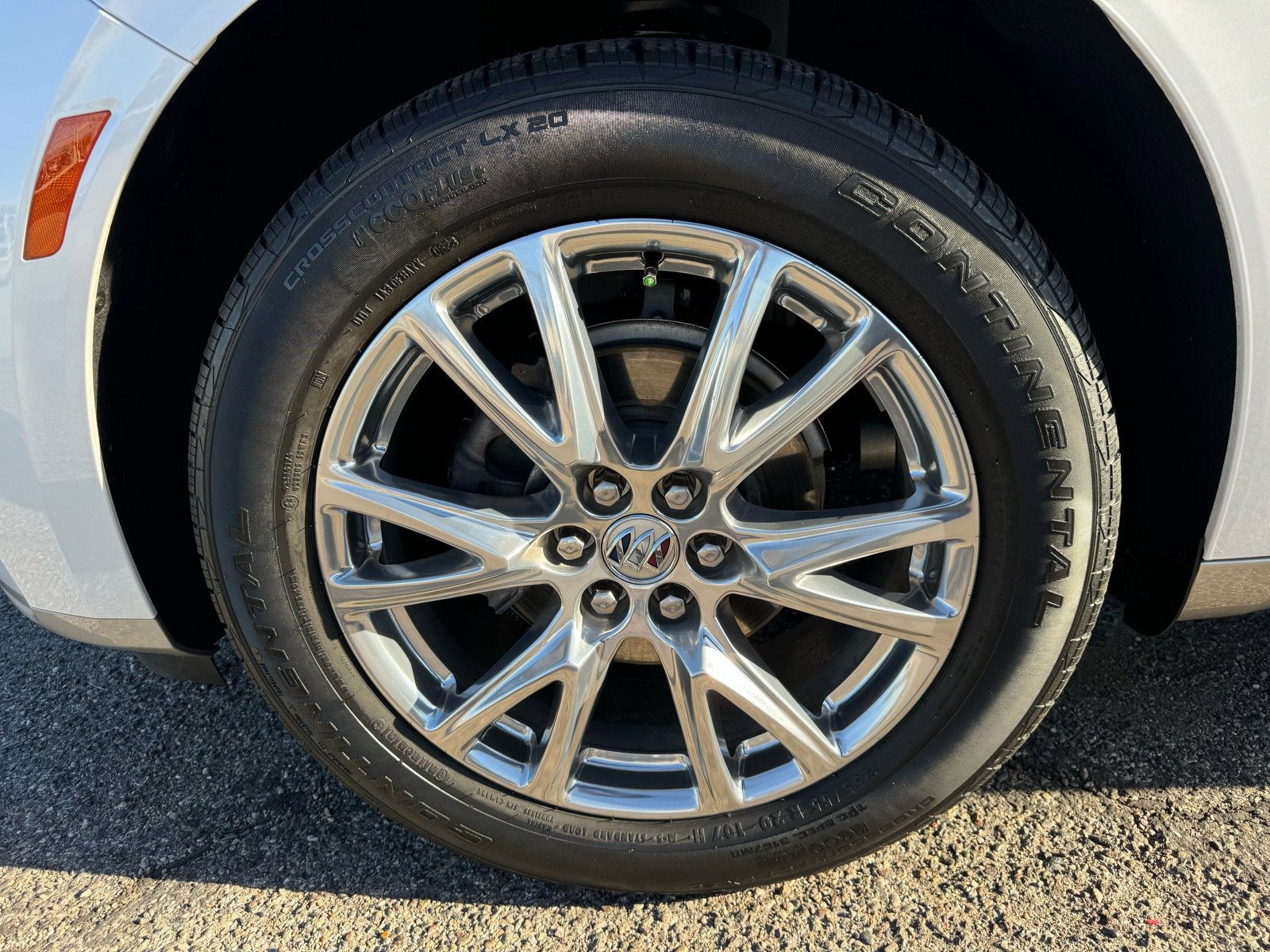 Used 2023 Buick Enclave Essence w/ Experience Buick Package image 9