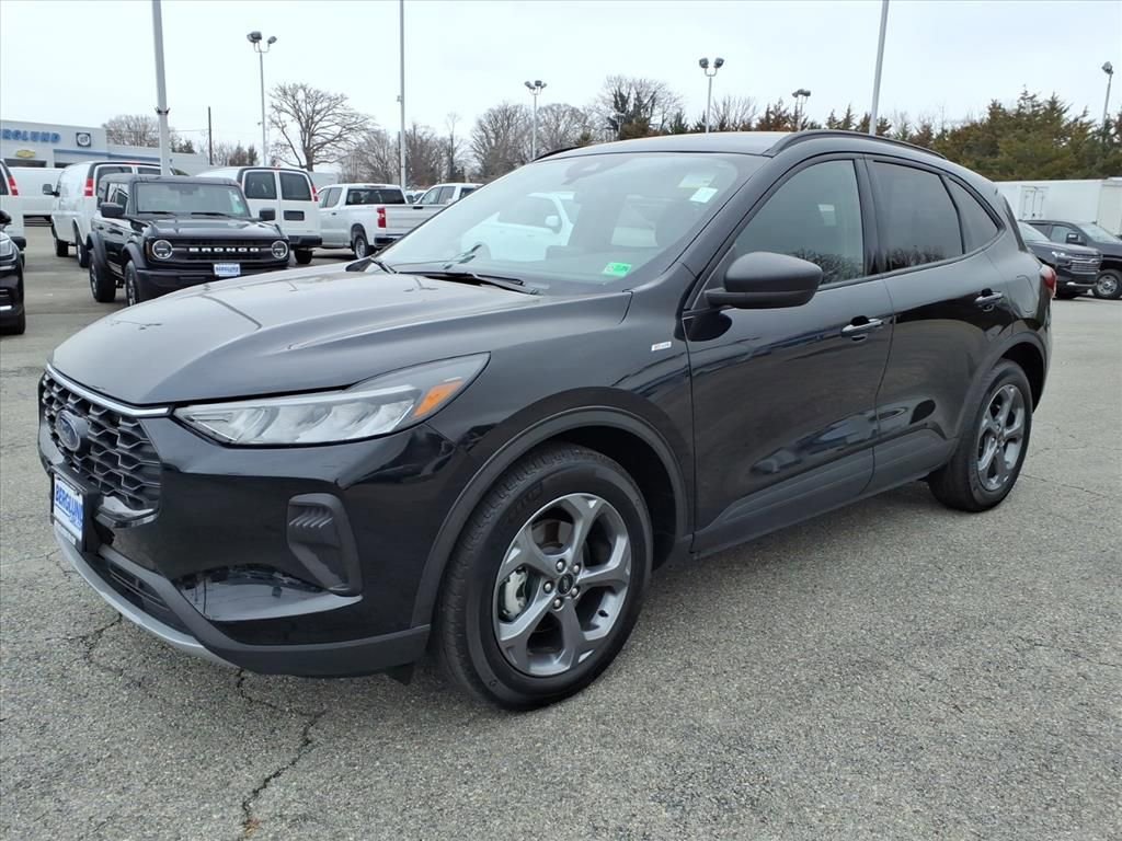 Used 2025 Ford Escape ST-Line image 8