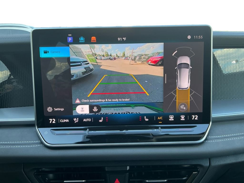 New 2025 Volkswagen Tiguan SE image 16