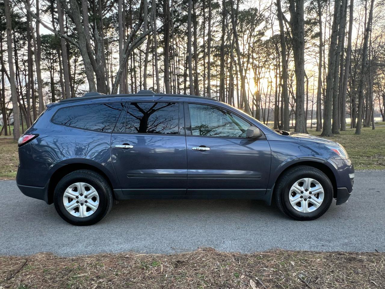 Used 2013 Chevrolet Traverse LS image 5