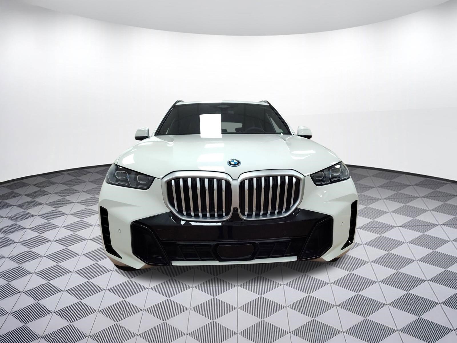New 2026 BMW X5 xDrive50e w/ M Sport Package image 5