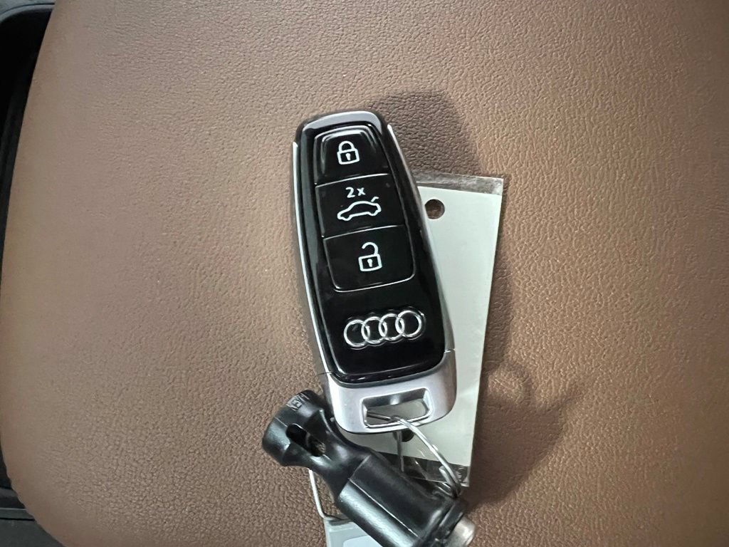 Used 2022 Audi Q8 Prestige AWD/4WD image 37