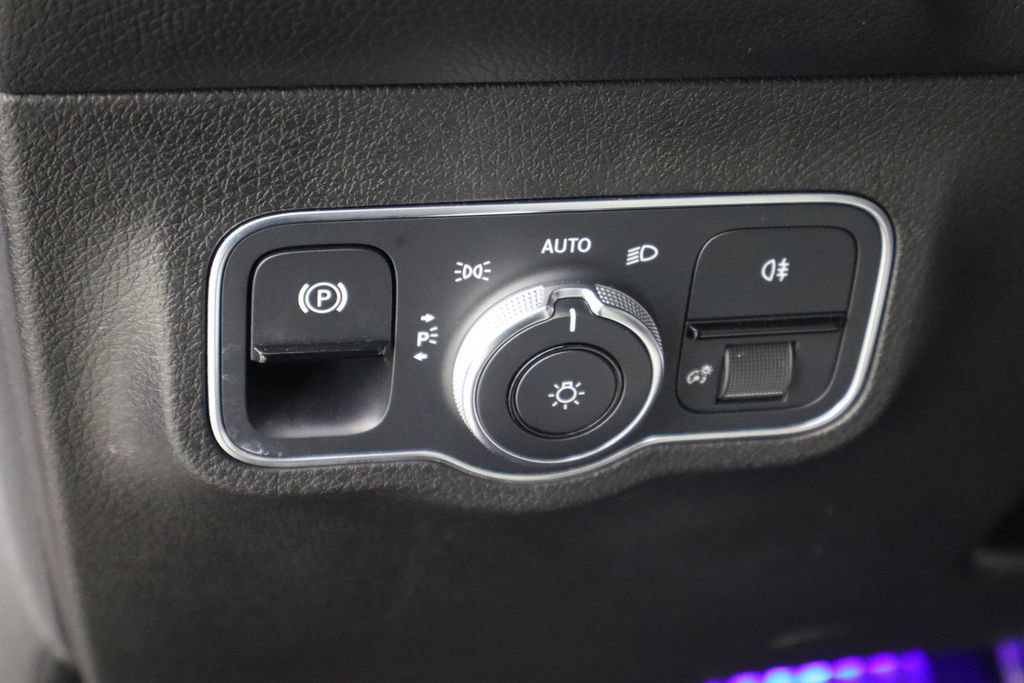 Used 2021 Mercedes-Benz GLB 35 AMG 4MATIC image 23