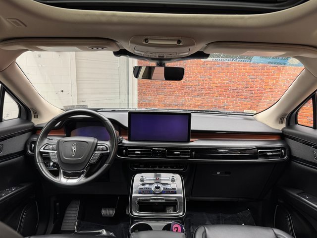 Used 2022 Lincoln Nautilus Reserve image 12