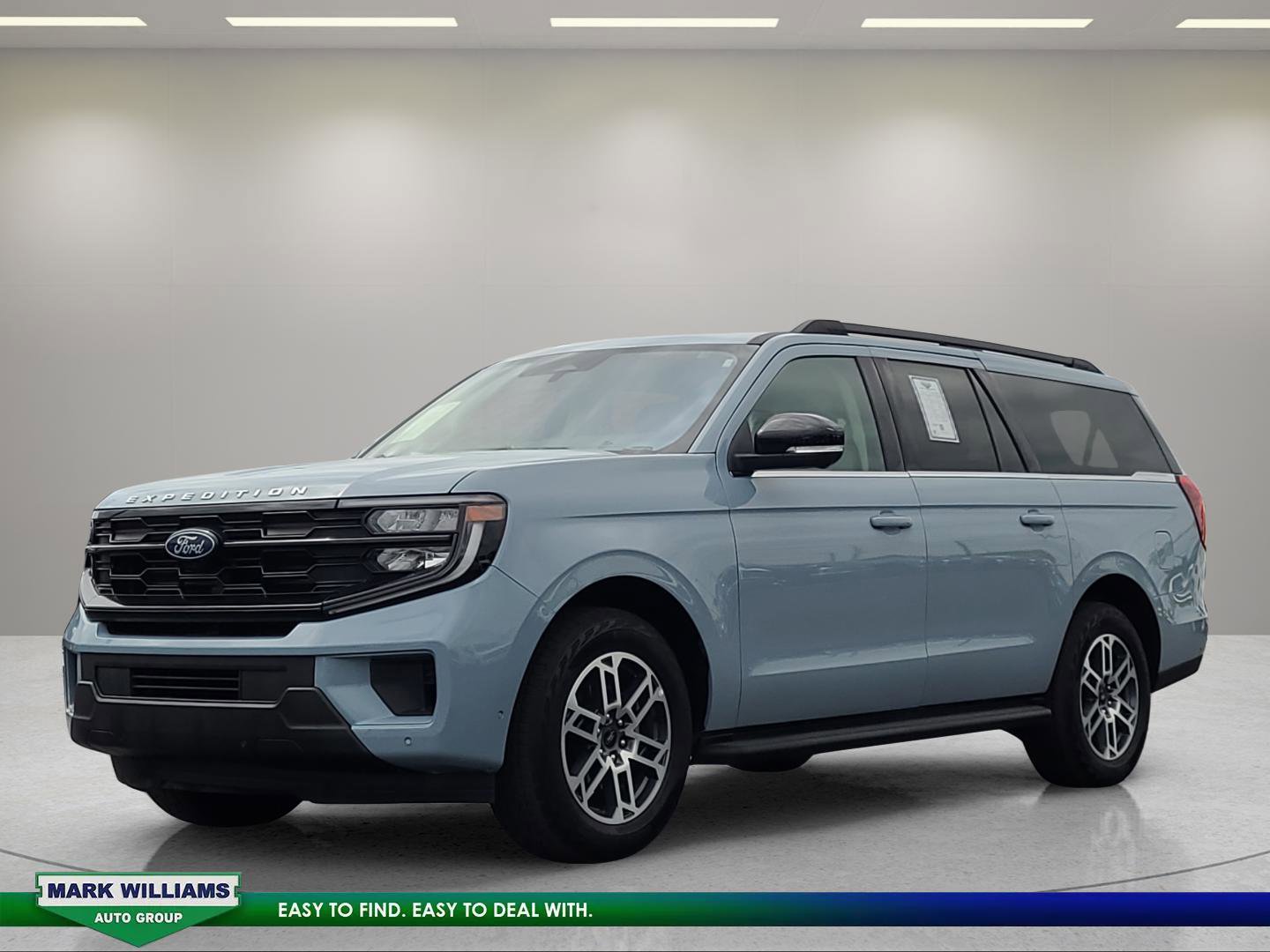 Used 2025 Ford Expedition Max Active AWD/4WD image 8