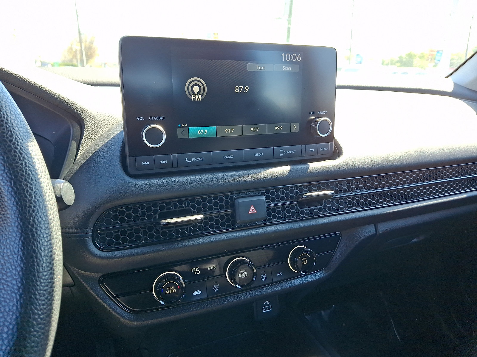 Used 2023 Honda HR-V LX image 19