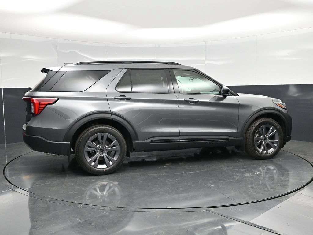 New 2026 Ford Explorer Active w/ Active Comfort Package AWD/4WD image 2