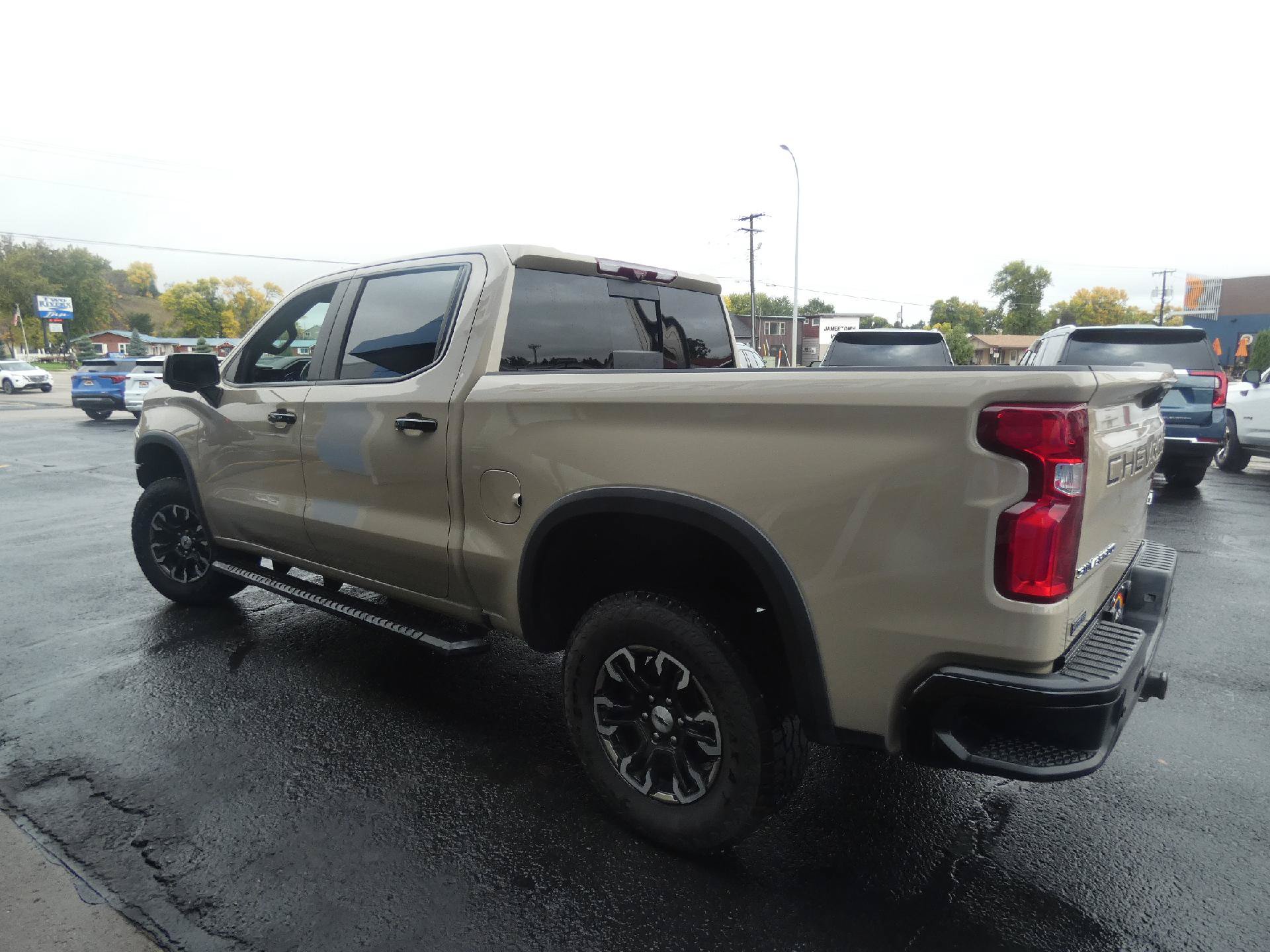 Certified 2022 Chevrolet Silverado 1500 ZR2 w/ Technology Package AWD/4WD image 11