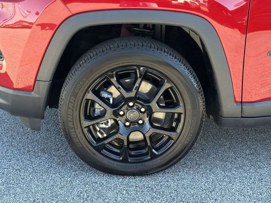 Used 2026 Jeep Compass Latitude image 28