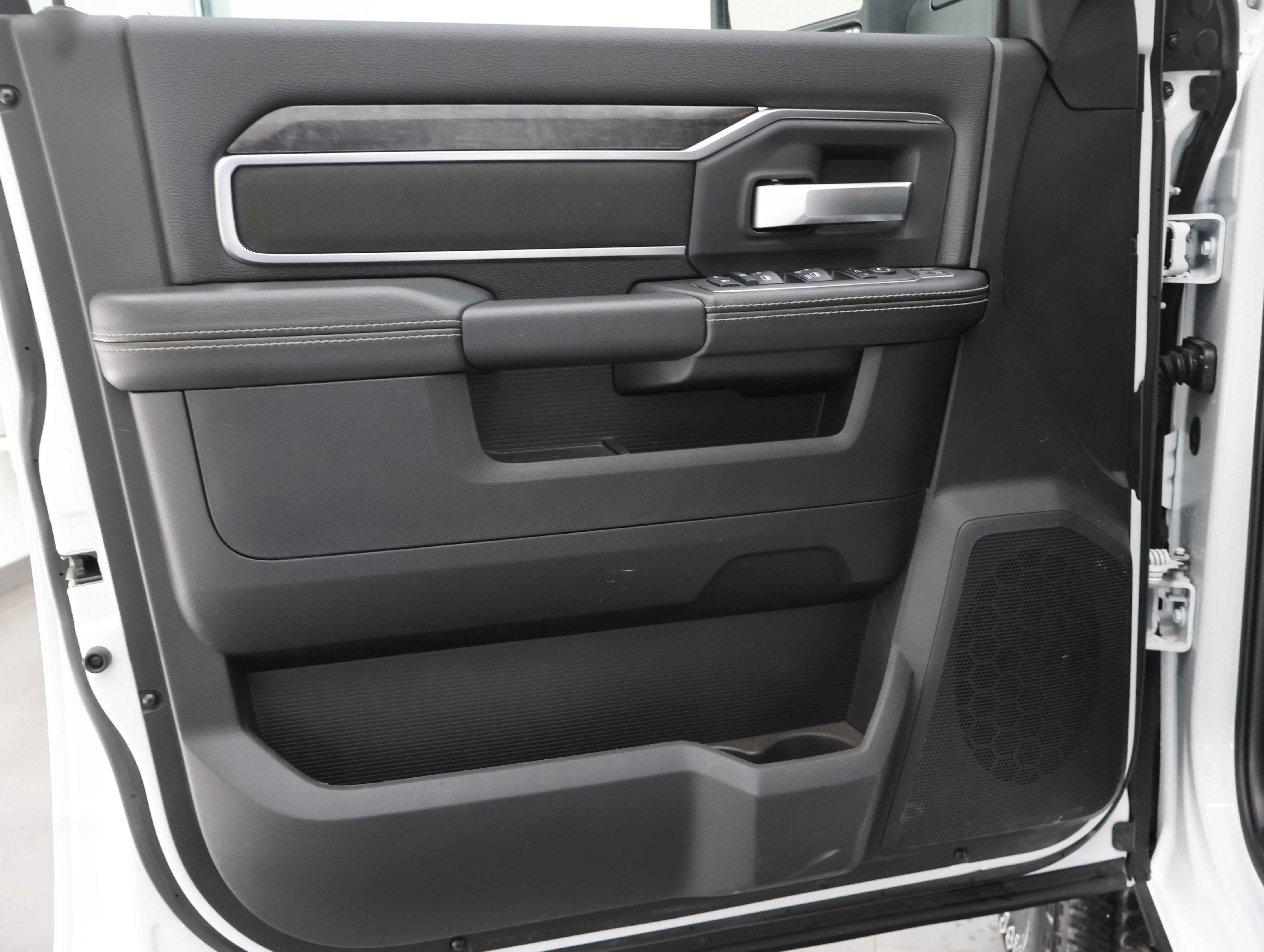 Used 2024 RAM 2500 Big Horn w/ Sport Appearance Package image 41