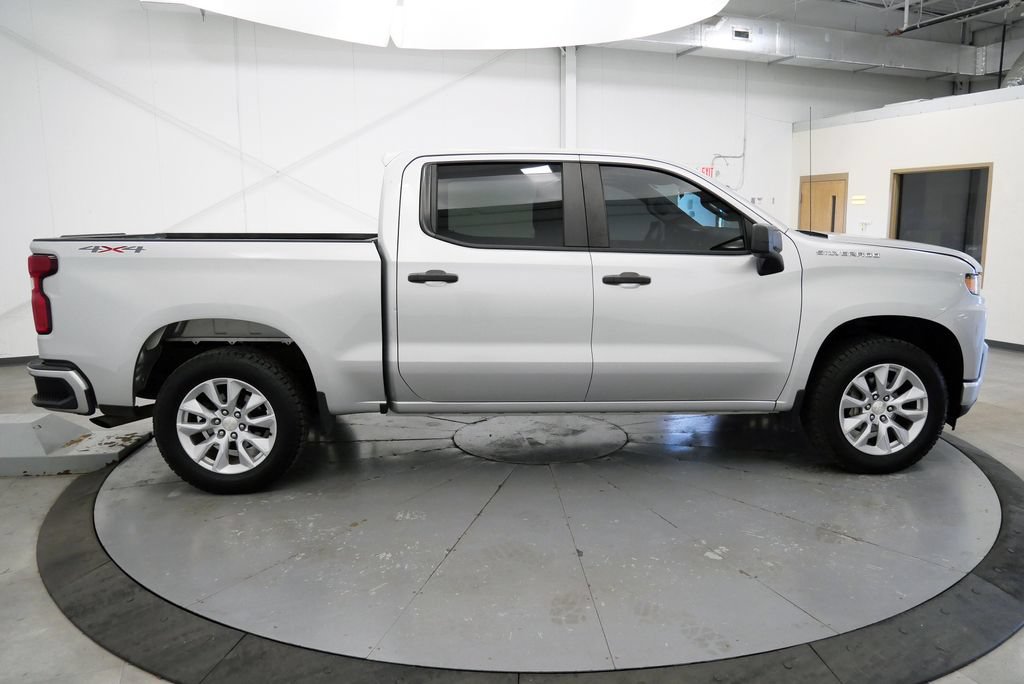 Used 2020 Chevrolet Silverado 1500 Custom w/ Custom Value Package AWD/4WD image 8