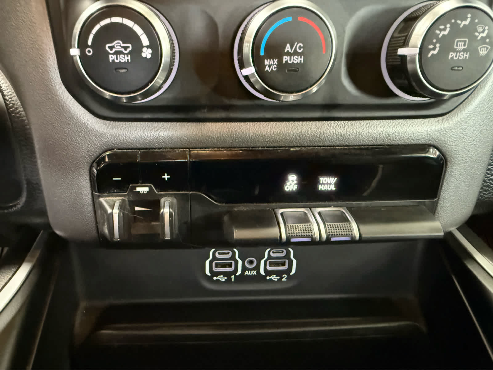 Used 2020 RAM 2500 Big Horn w/ Level 1 Equipment Group AWD/4WD image 19