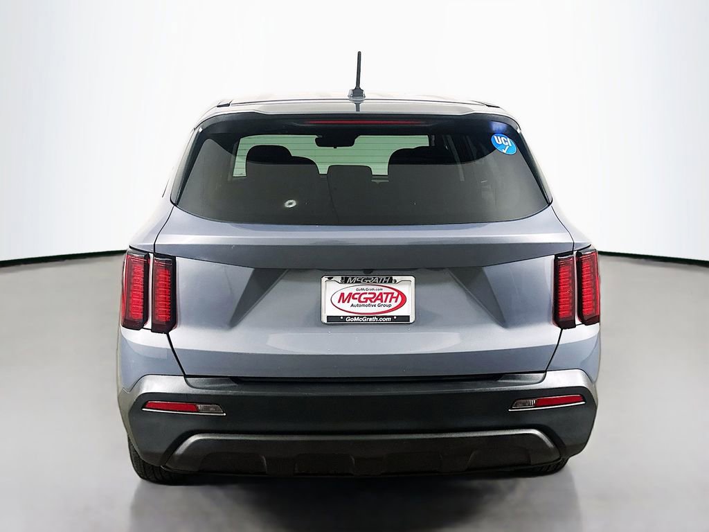 Certified 2023 Kia Sorento LX FWD image 16