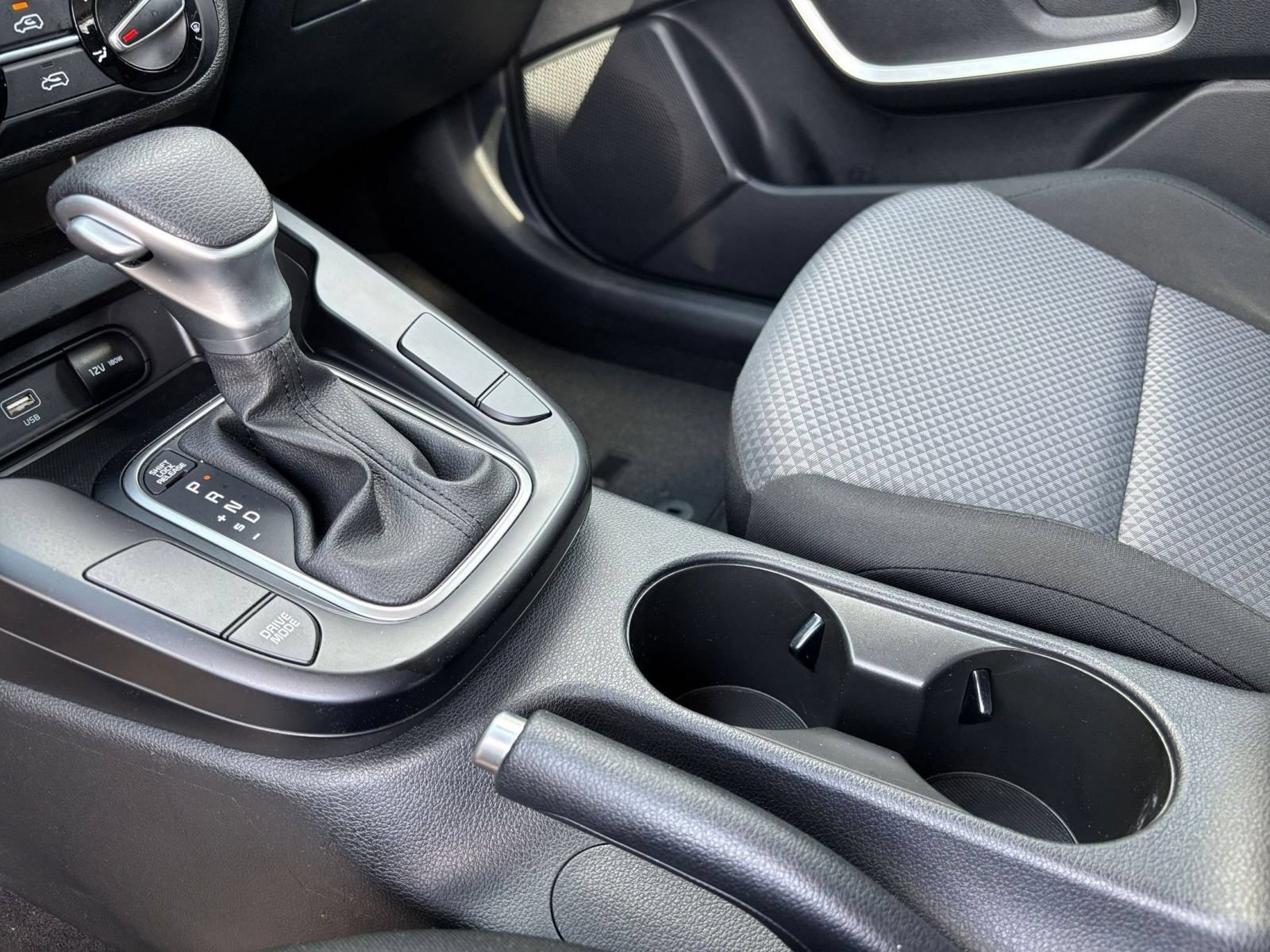 Used 2025 Kia Soul LX w/ LX Technology Package FWD image 41
