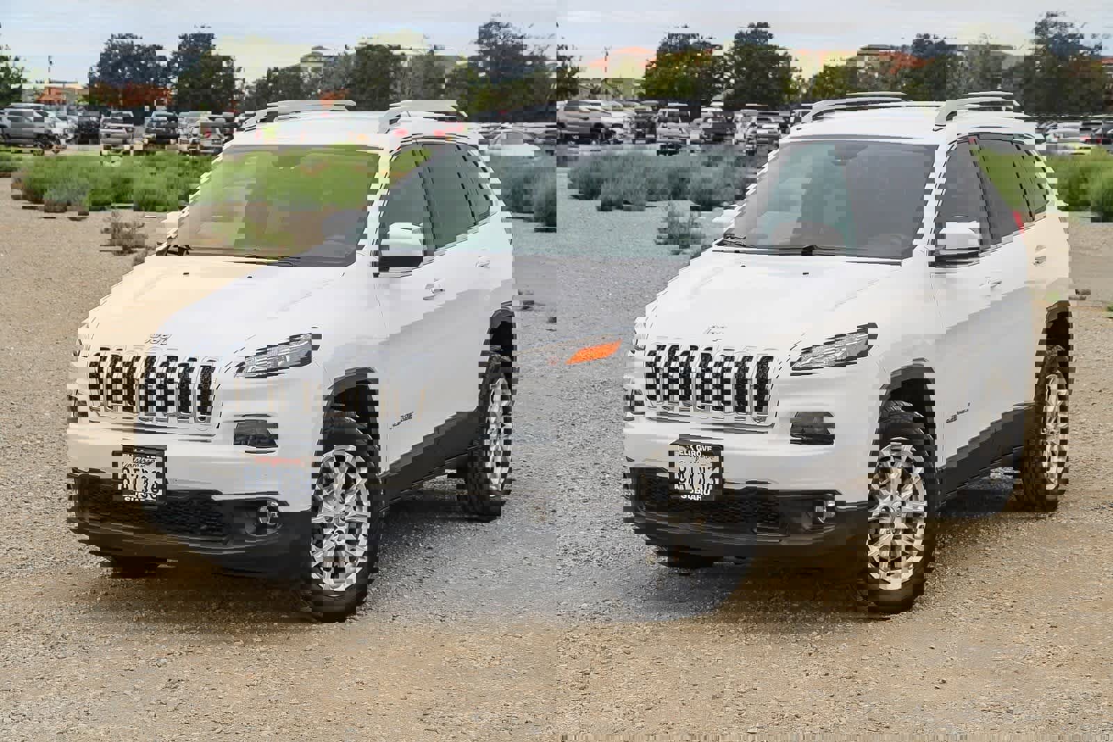 Used 2018 Jeep Cherokee Latitude image 1