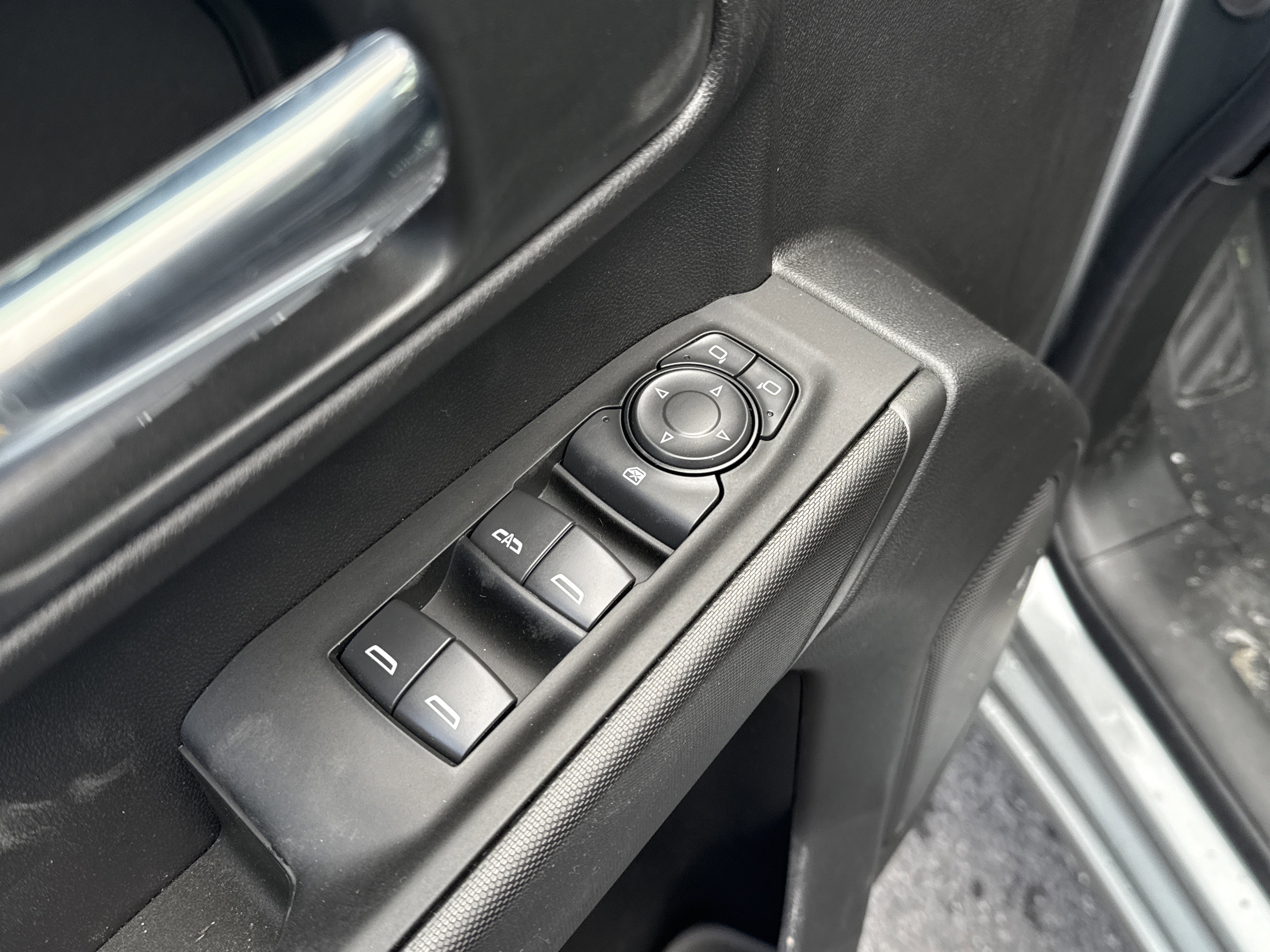 New 2026 Chevrolet Silverado 1500 Custom w/ LPO, Dark Essentials Package AWD/4WD image 16