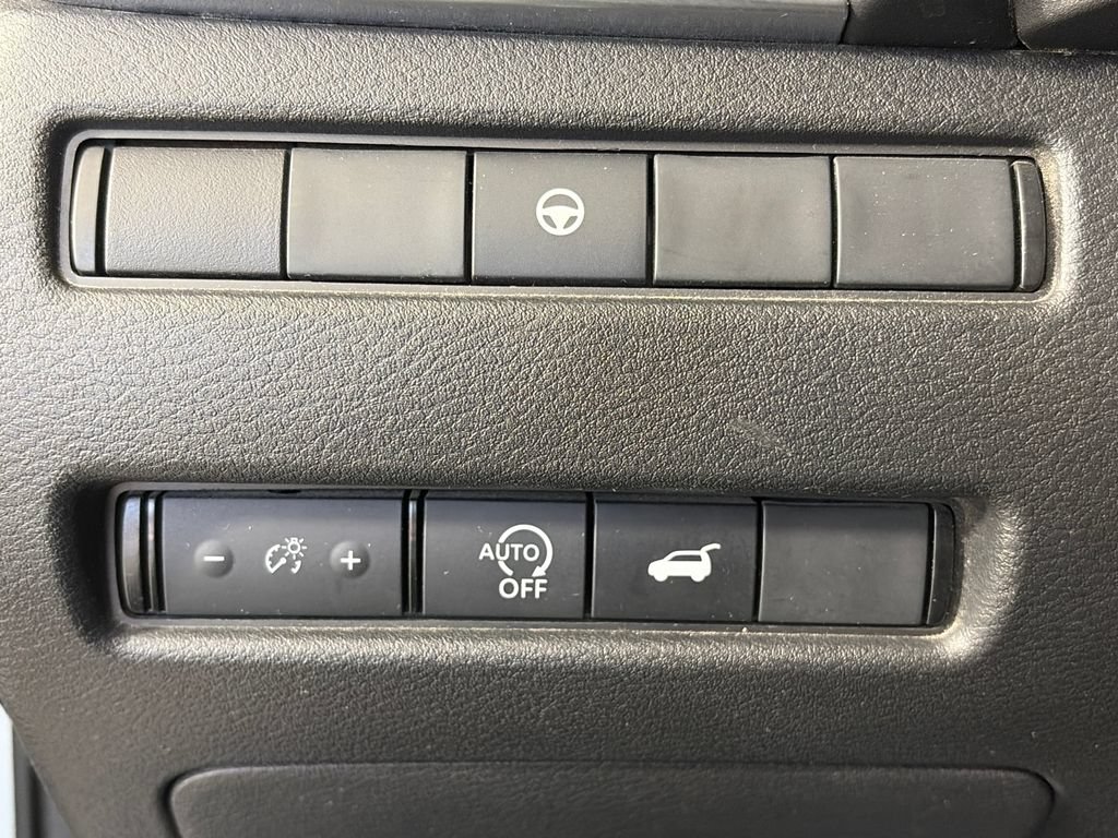 Used 2024 Nissan Rogue SV AWD/4WD image 24