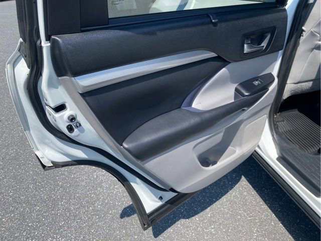 Used 2019 Toyota Highlander XLE image 21