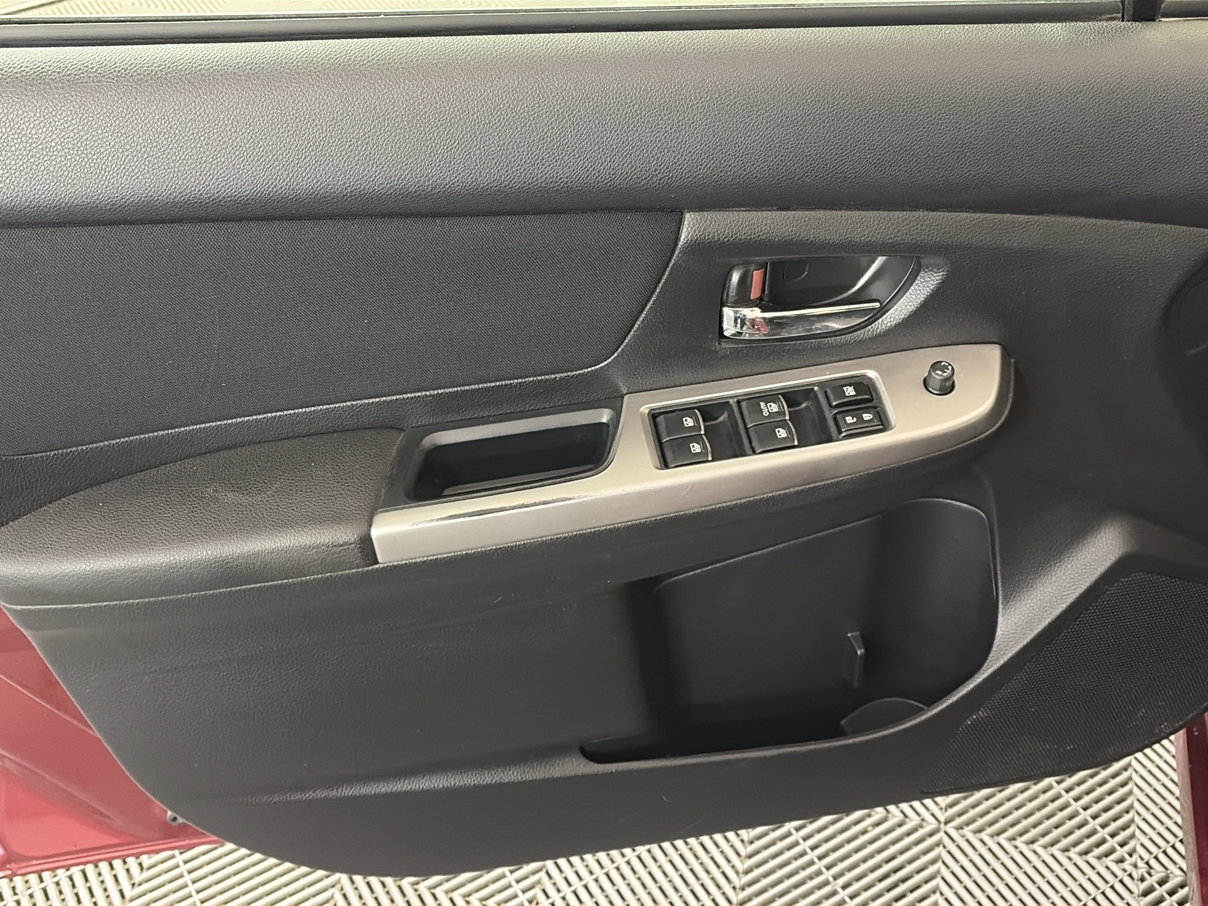 Used 2015 Subaru Impreza 2.0i Premium image 12