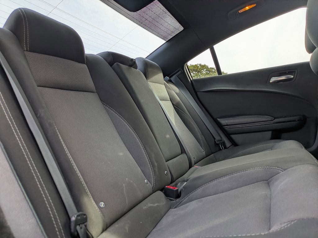 Used 2018 Dodge Charger SXT w/ Blacktop Package RWD image 17