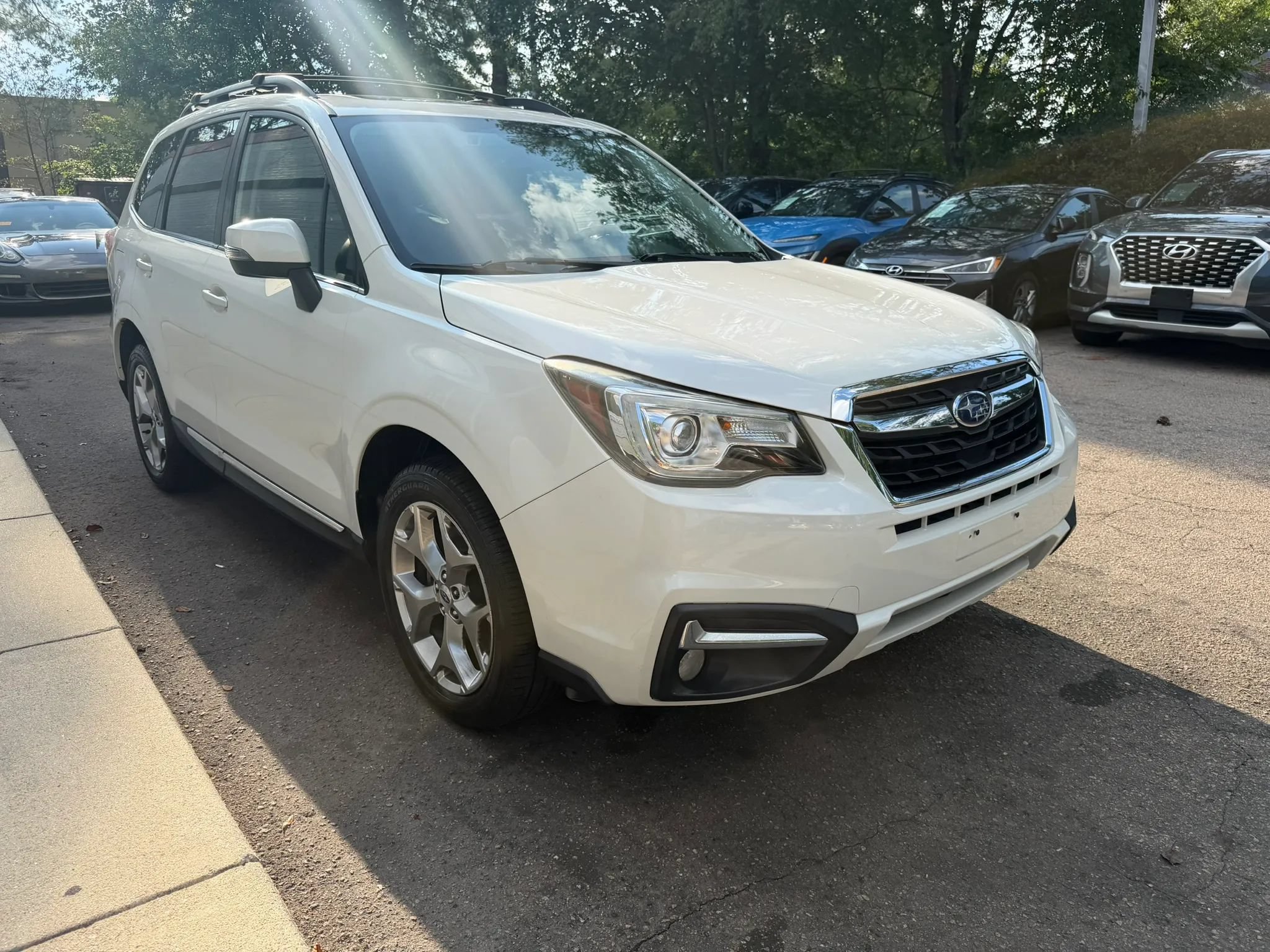 Used 2018 Subaru Forester 2.5i Touring w/ Popular Package #3B AWD/4WD image 4