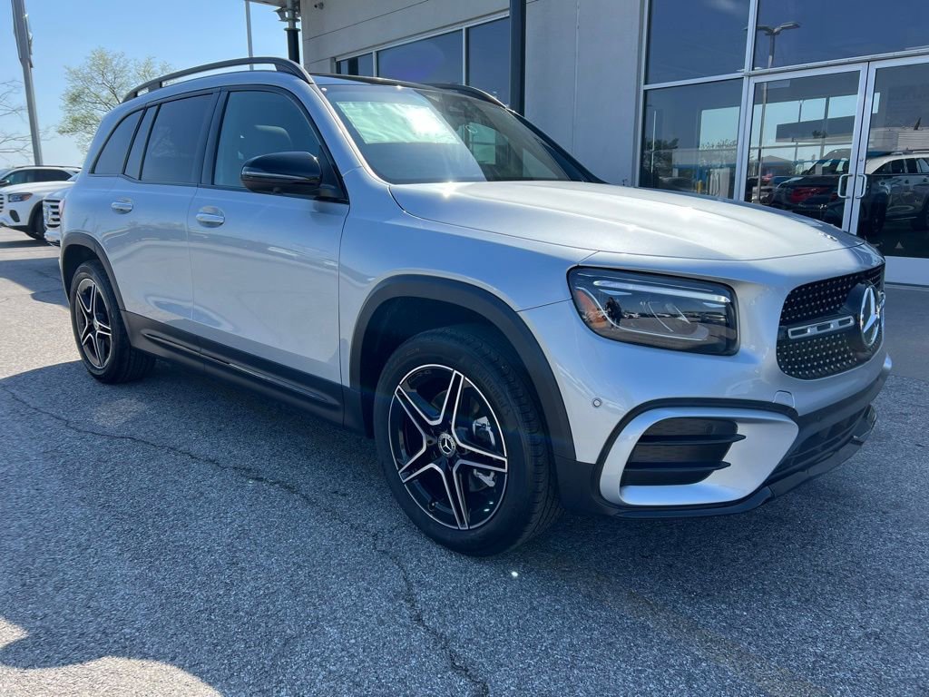 Certified 2025 Mercedes-Benz GLB 250 4MATIC image 4