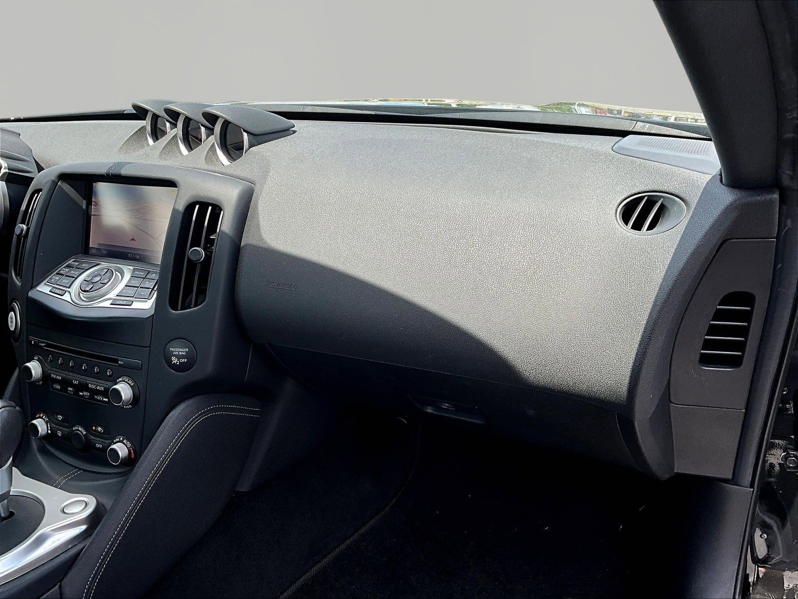 Used 2018 Nissan 370Z Touring RWD image 20