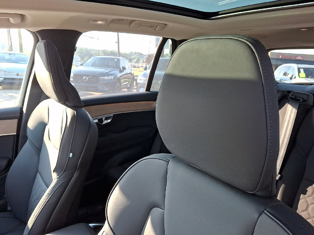Certified 2026 Volvo XC90 B6 Plus AWD/4WD image 27